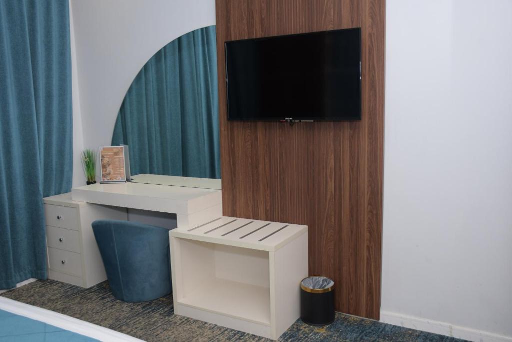Deluxe King Room