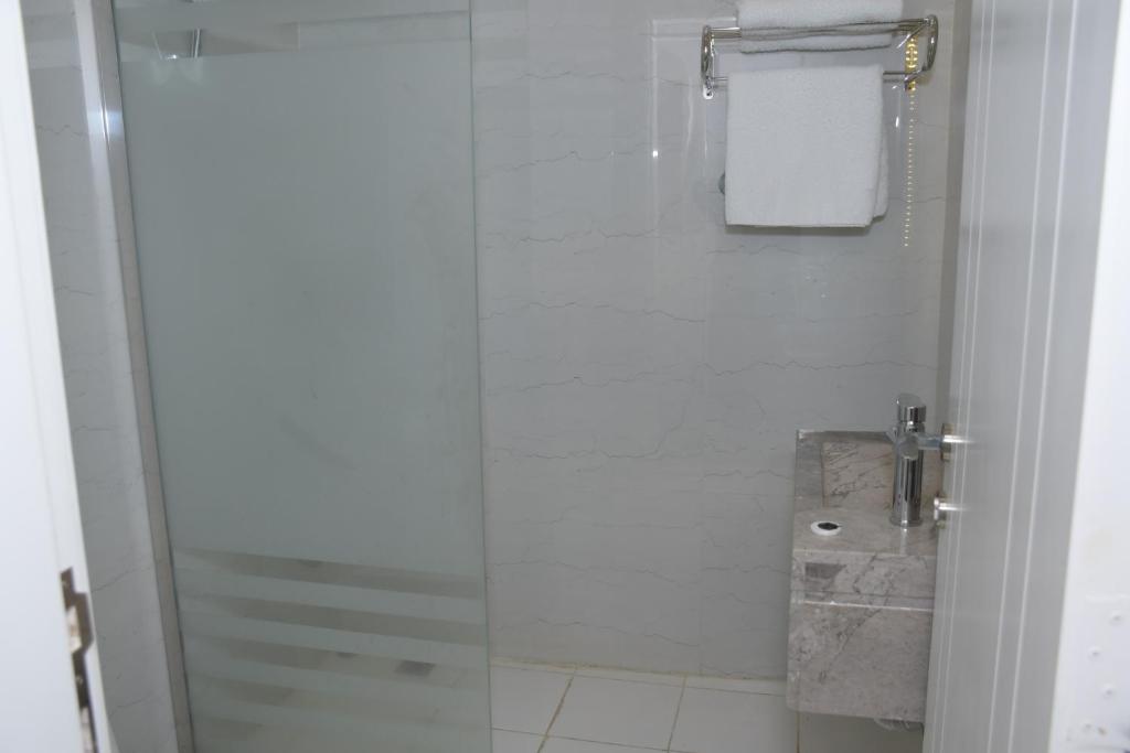 Deluxe Room (2 Adults + 1 Child)