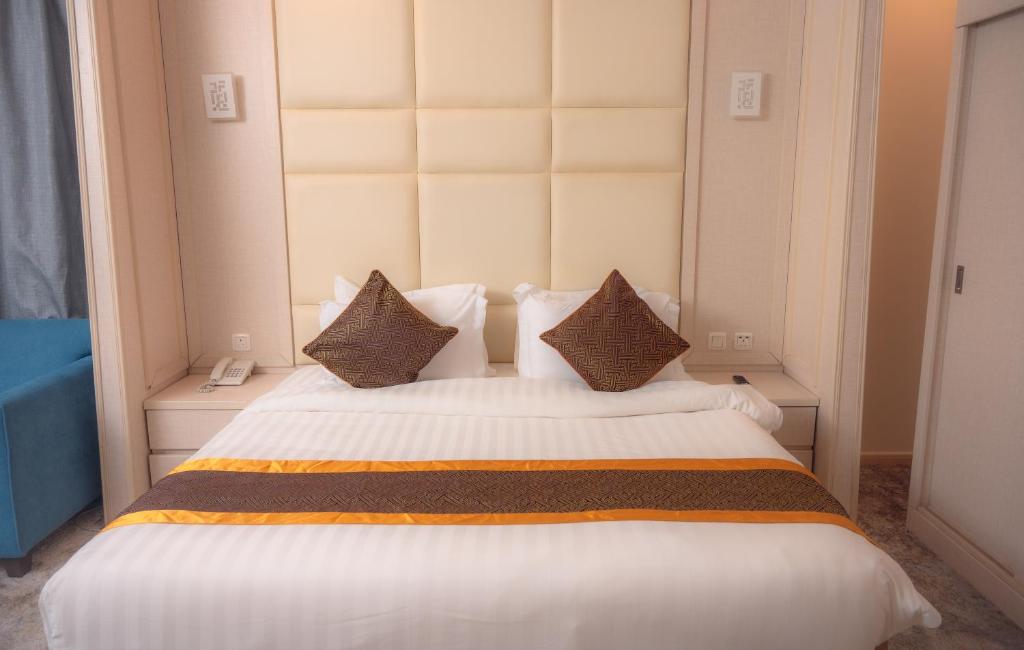 Junior King Suite
