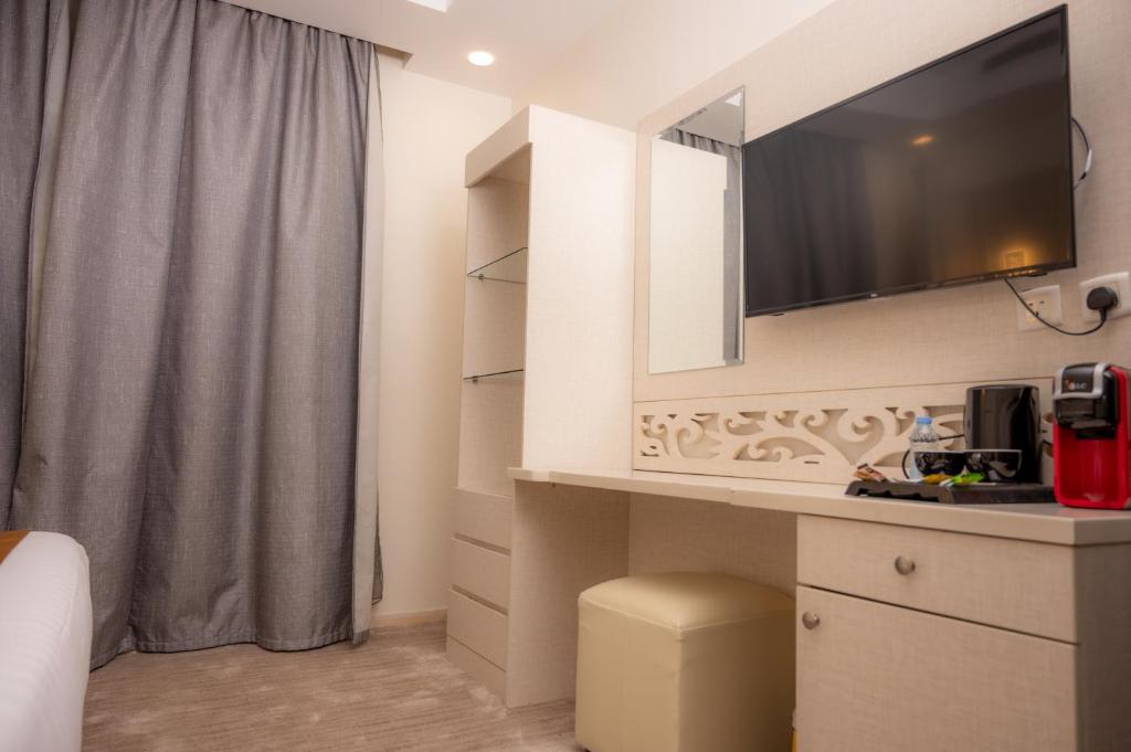 Junior King Suite